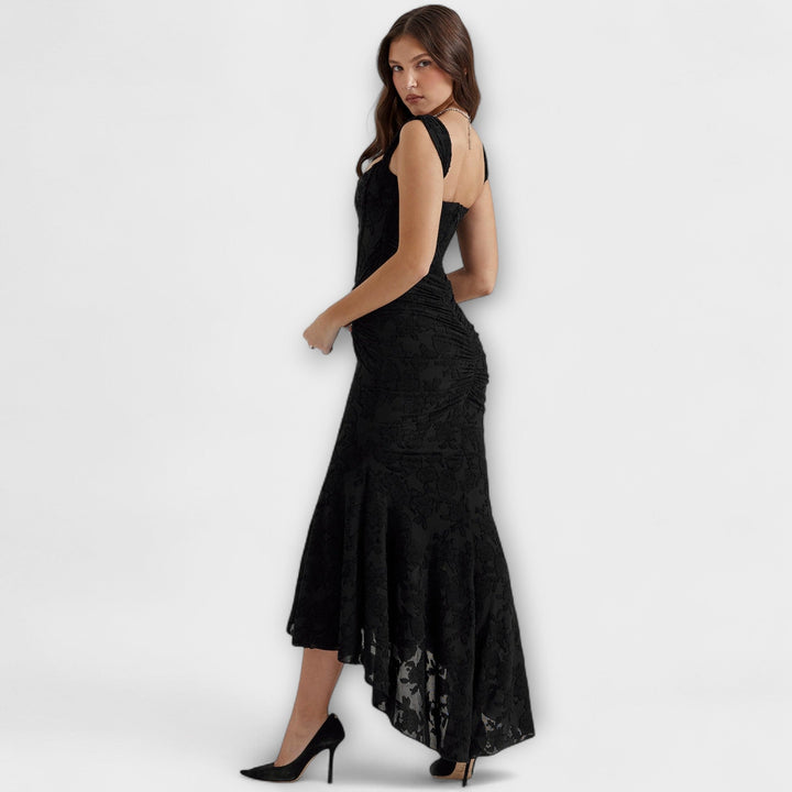 Renske – Long Dress with Elegant and Refined Corset